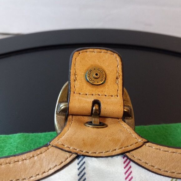 Coach light tan wristlet - Picture 3 of 10